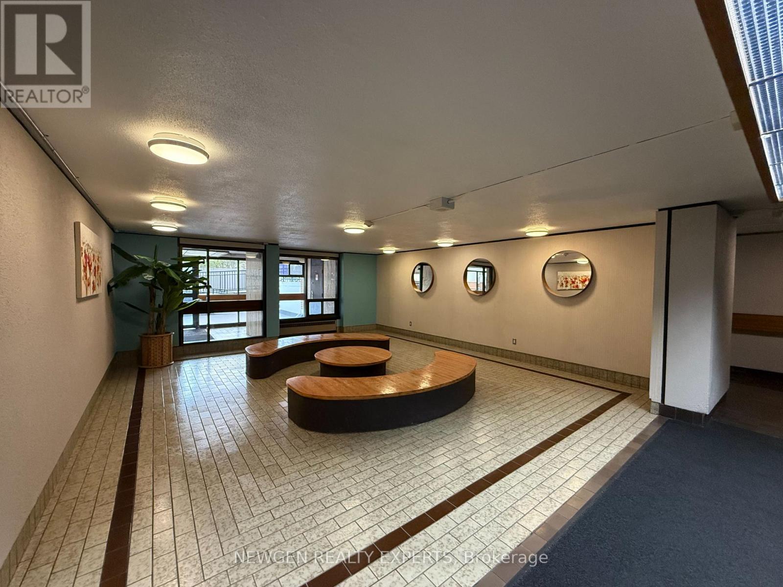 502 - 3 Massey Square, Toronto (crescent Town), Ontario