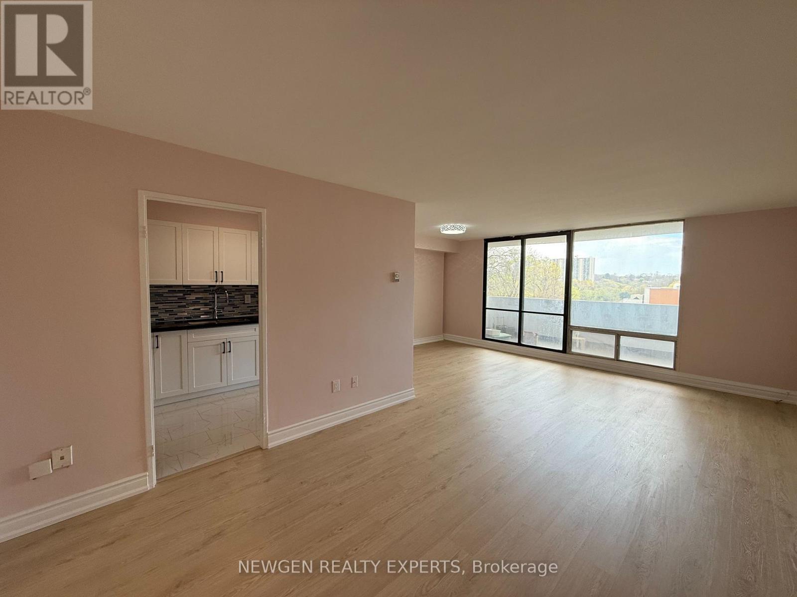 502 - 3 Massey Square, Toronto (crescent Town), Ontario