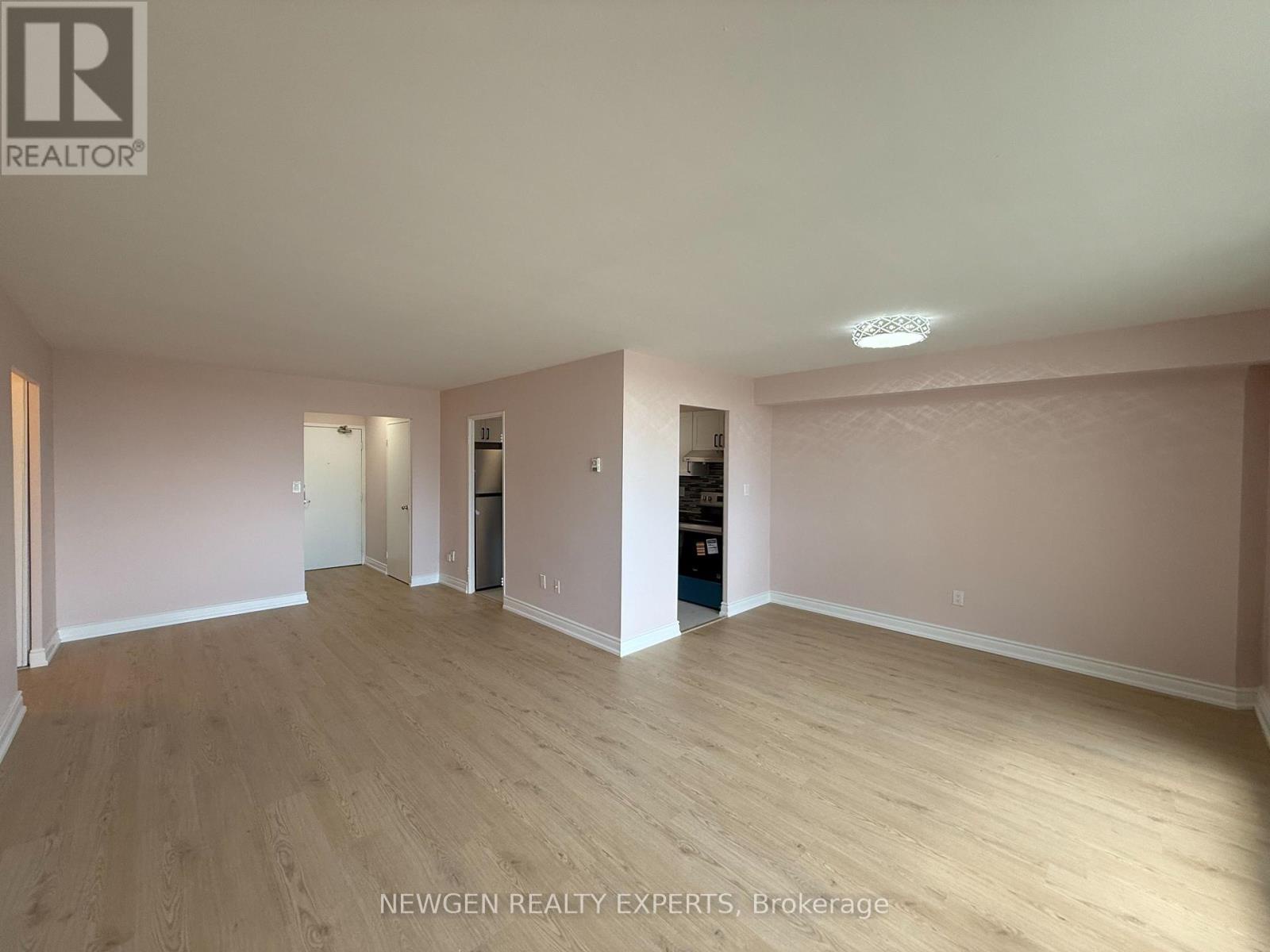 502 - 3 Massey Square, Toronto (crescent Town), Ontario