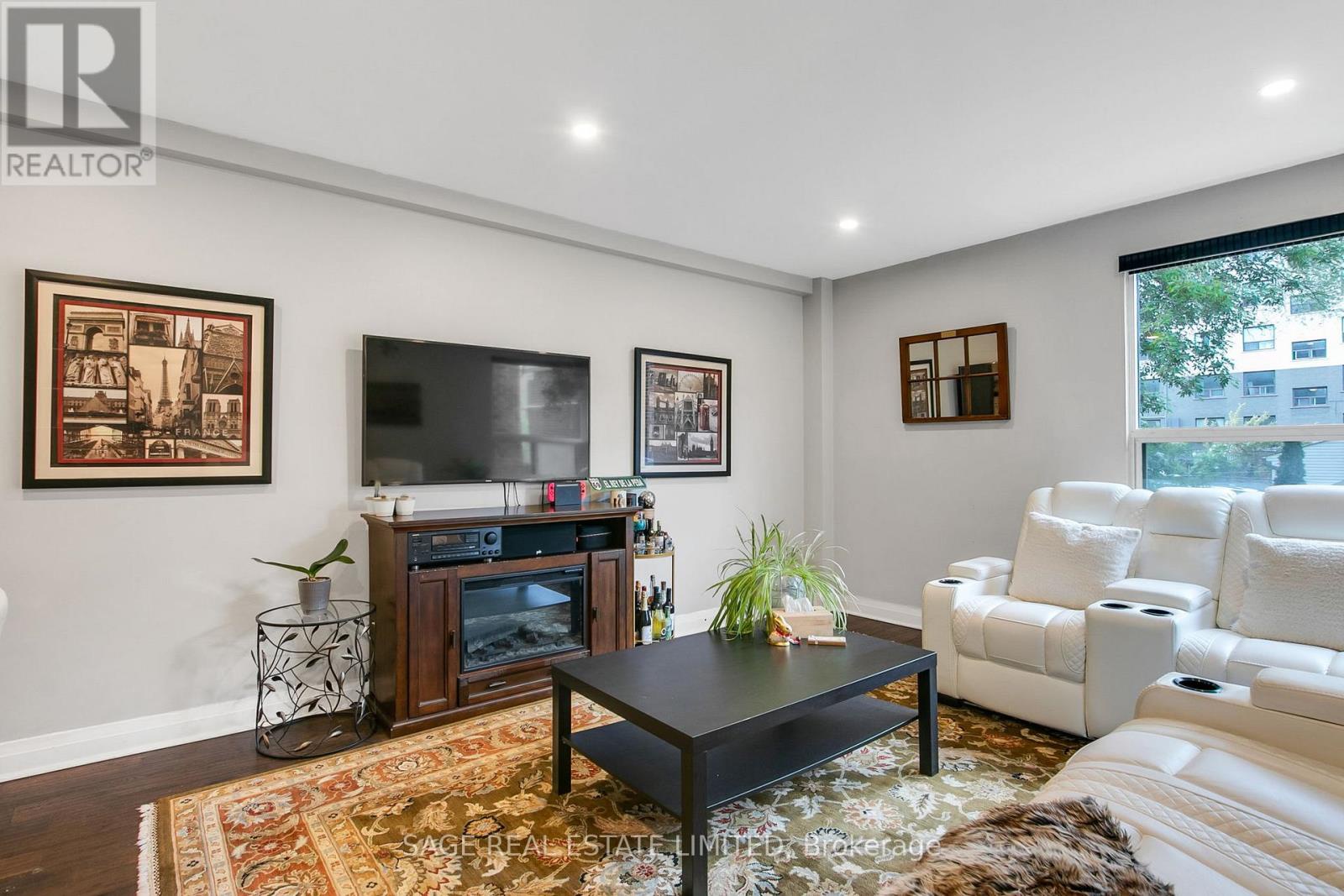 204 - 1840 Bathurst Street, Toronto (humewood-cedarvale), Ontario