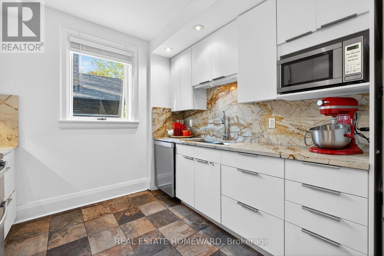 128 Glen Manor Drive, Toronto (the Beaches), Ontario