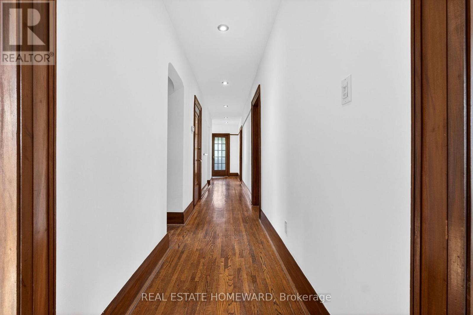128 Glen Manor Drive, Toronto (the Beaches), Ontario