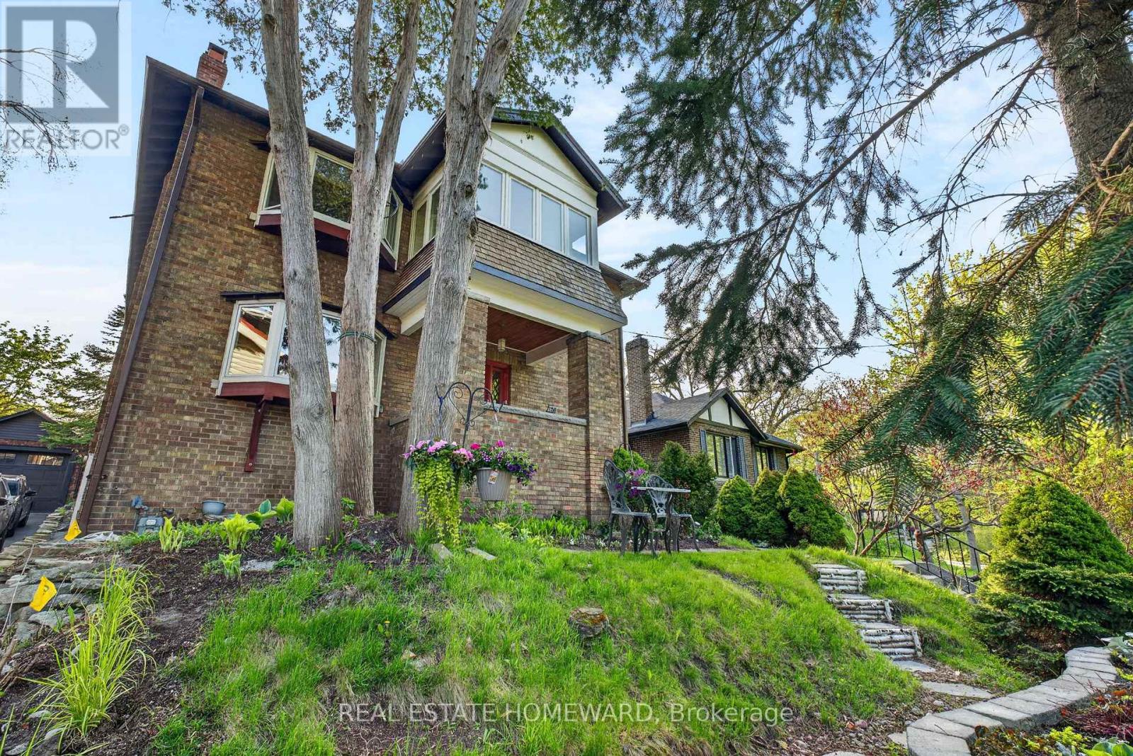 128 Glen Manor Drive, Toronto (the Beaches), Ontario