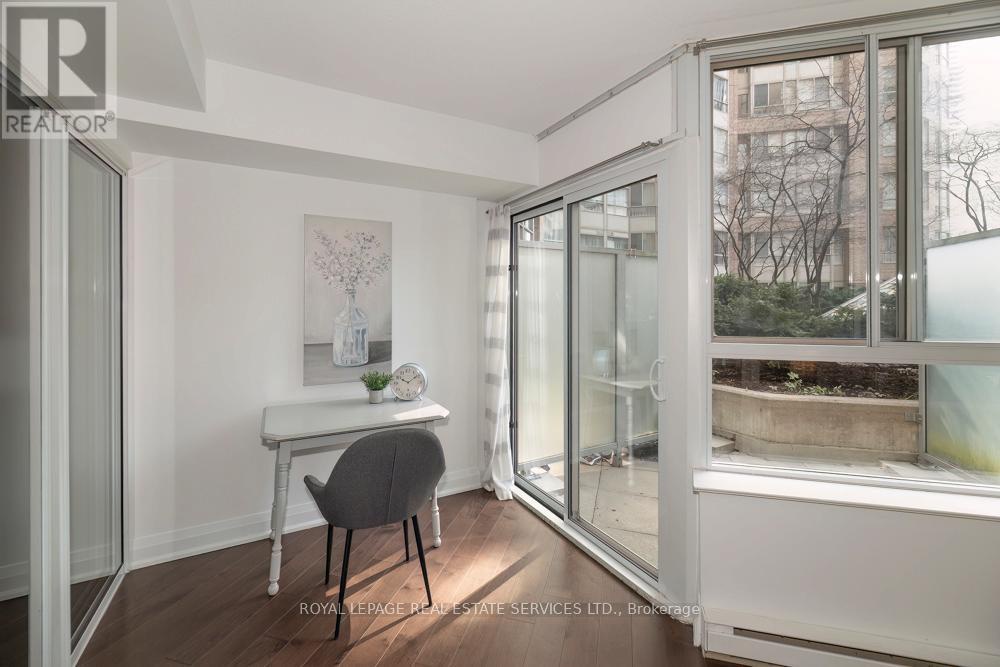 320 - 711 Bay Street, Toronto (bay Street Corridor), Ontario