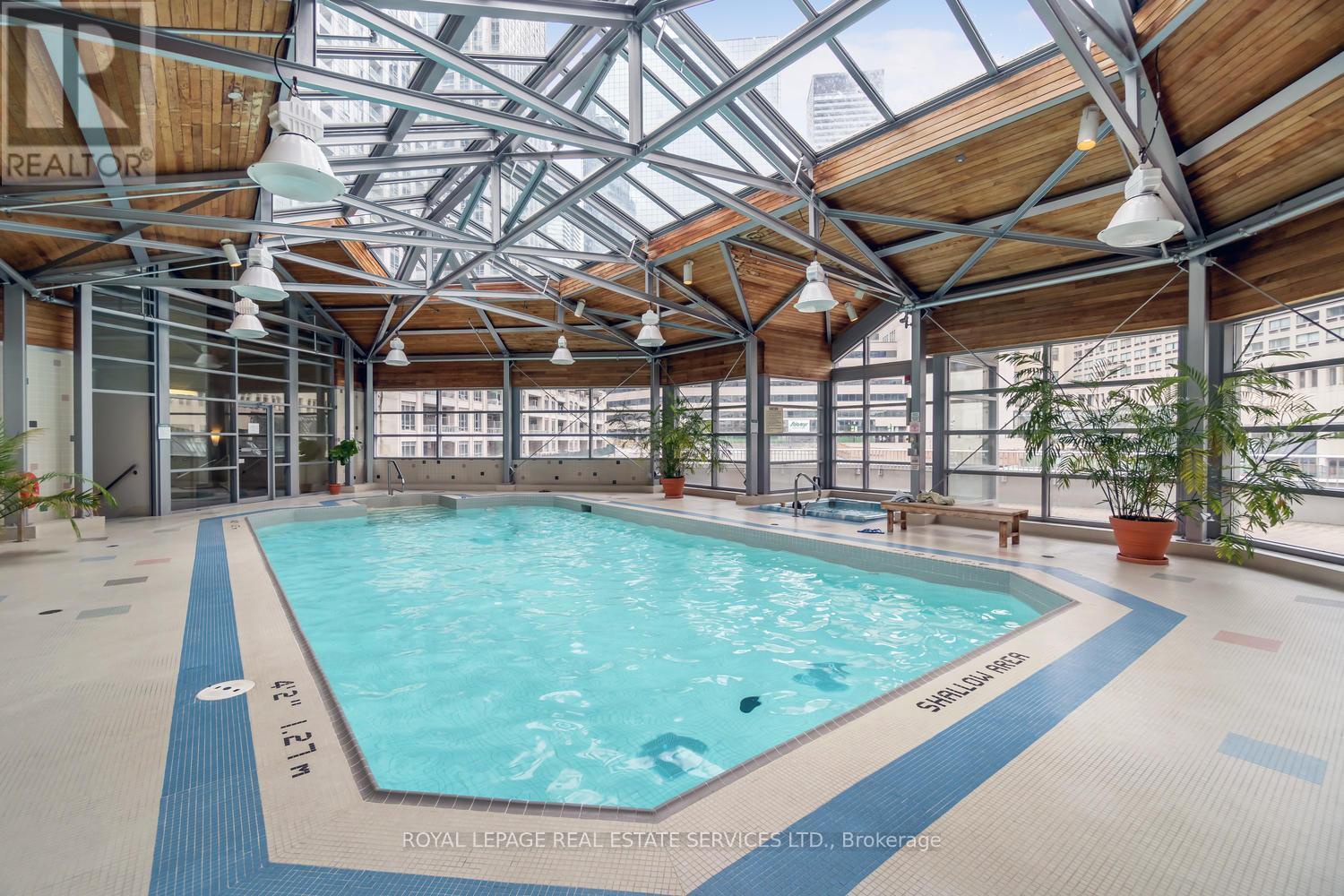 320 - 711 Bay Street, Toronto (bay Street Corridor), Ontario