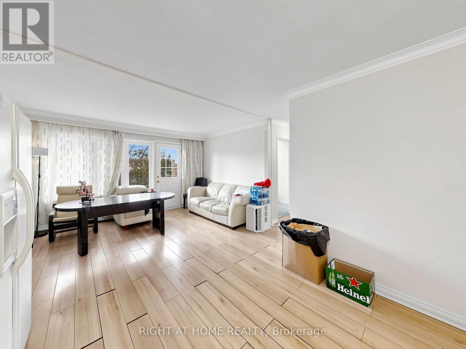 73 Garthdale Court, Toronto (bathurst Manor), Ontario