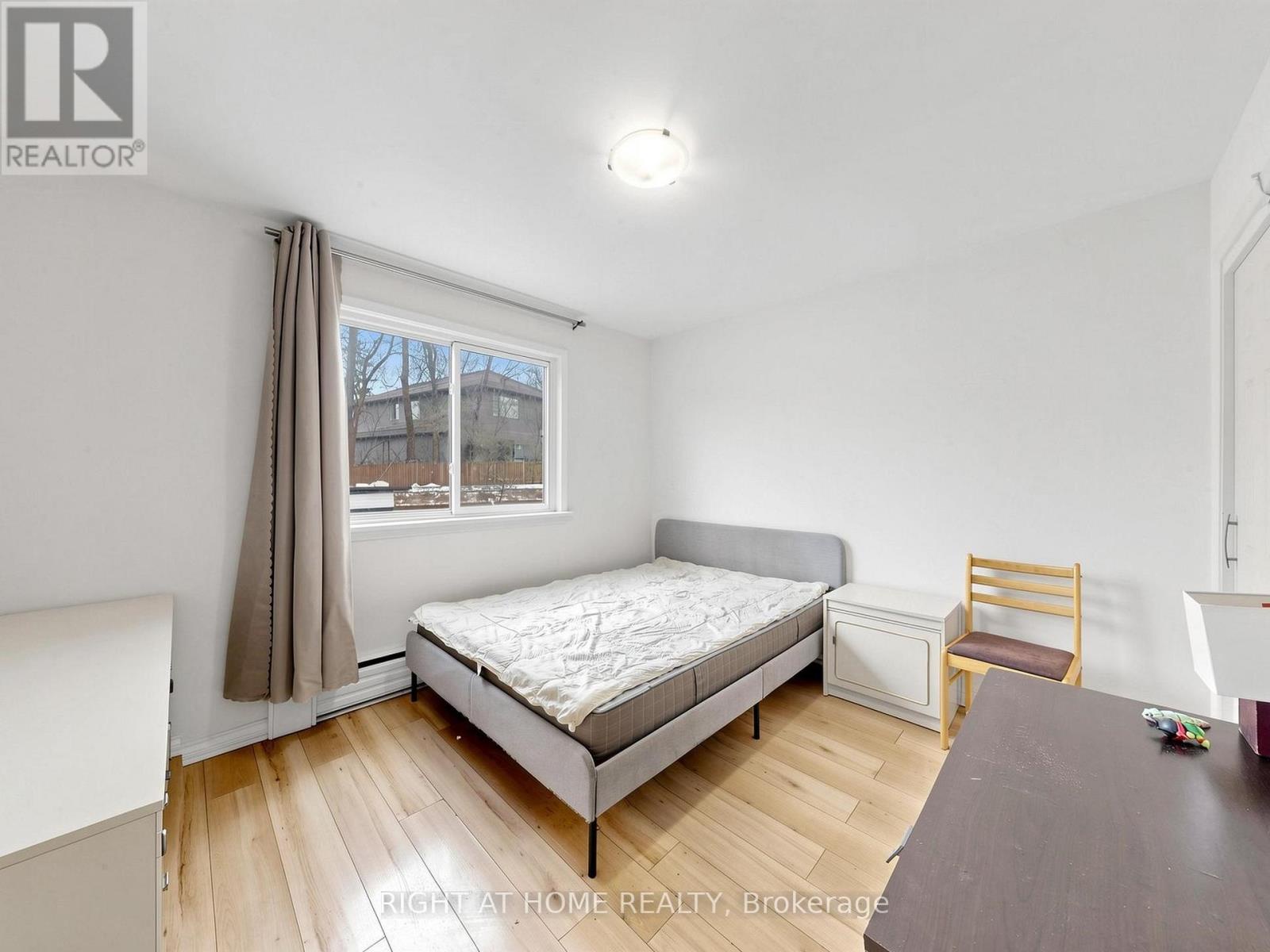 73 Garthdale Court, Toronto (bathurst Manor), Ontario