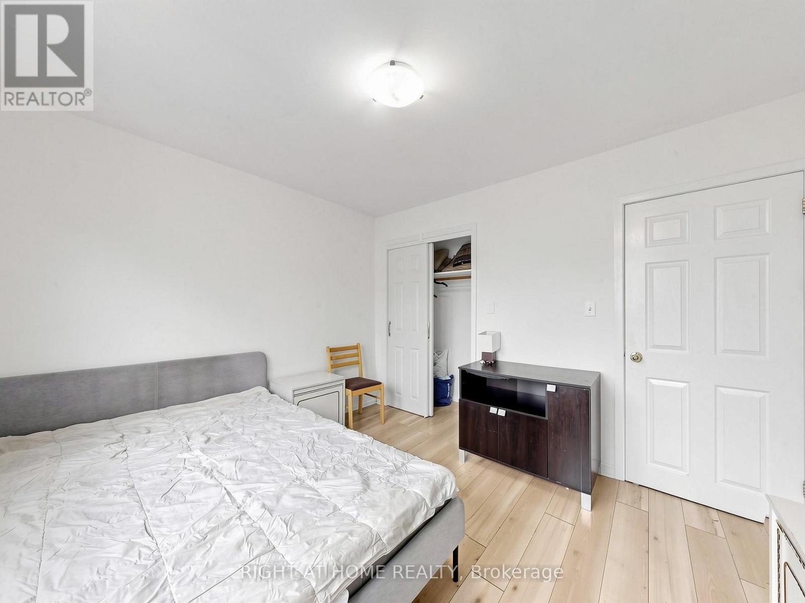 73 Garthdale Court, Toronto (bathurst Manor), Ontario
