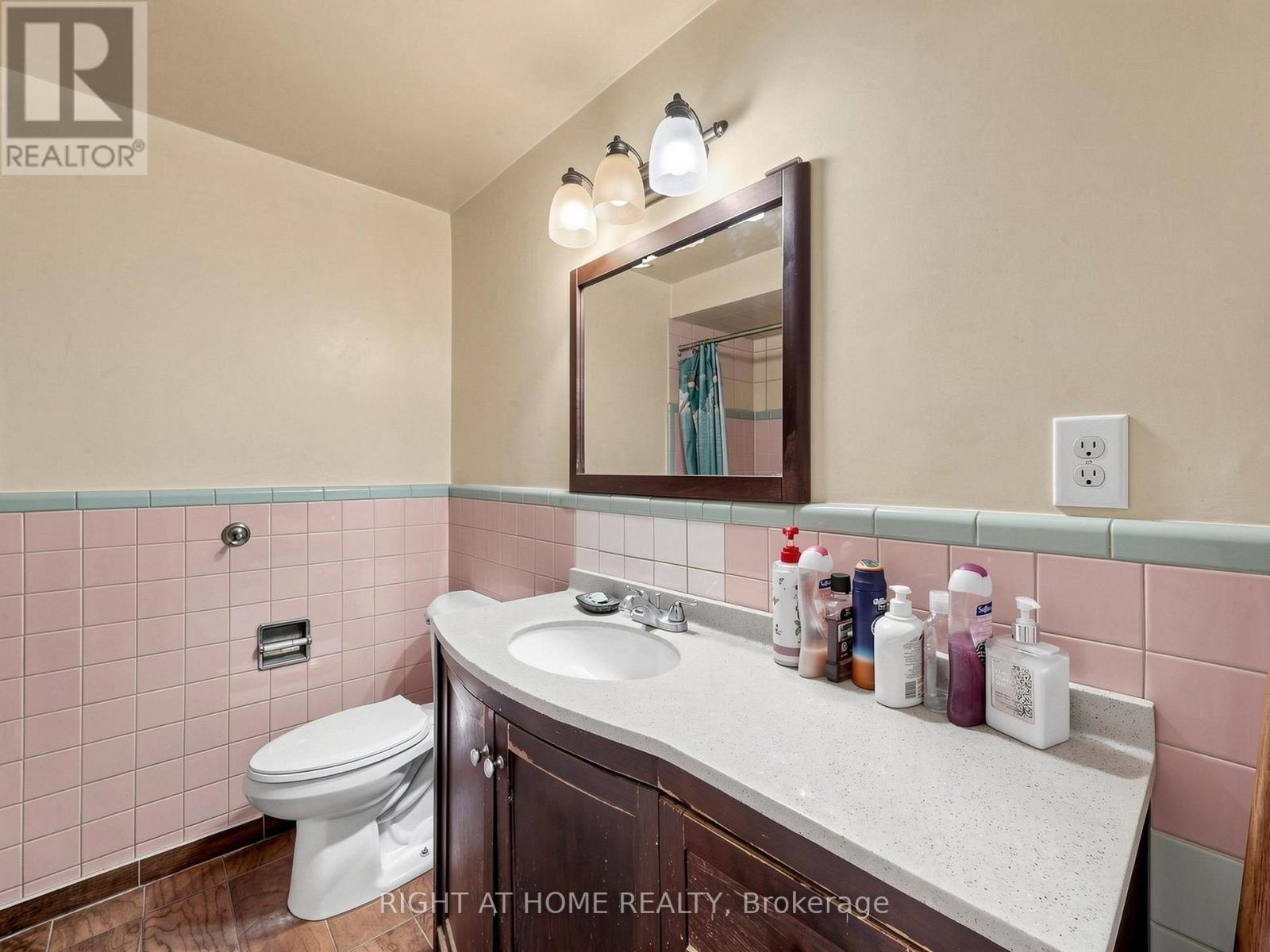 73 Garthdale Court, Toronto (bathurst Manor), Ontario