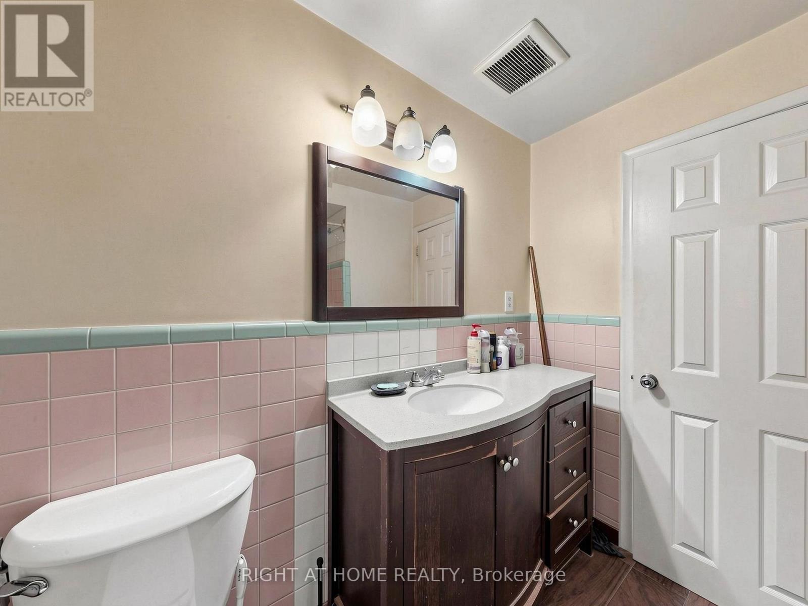 73 Garthdale Court, Toronto (bathurst Manor), Ontario