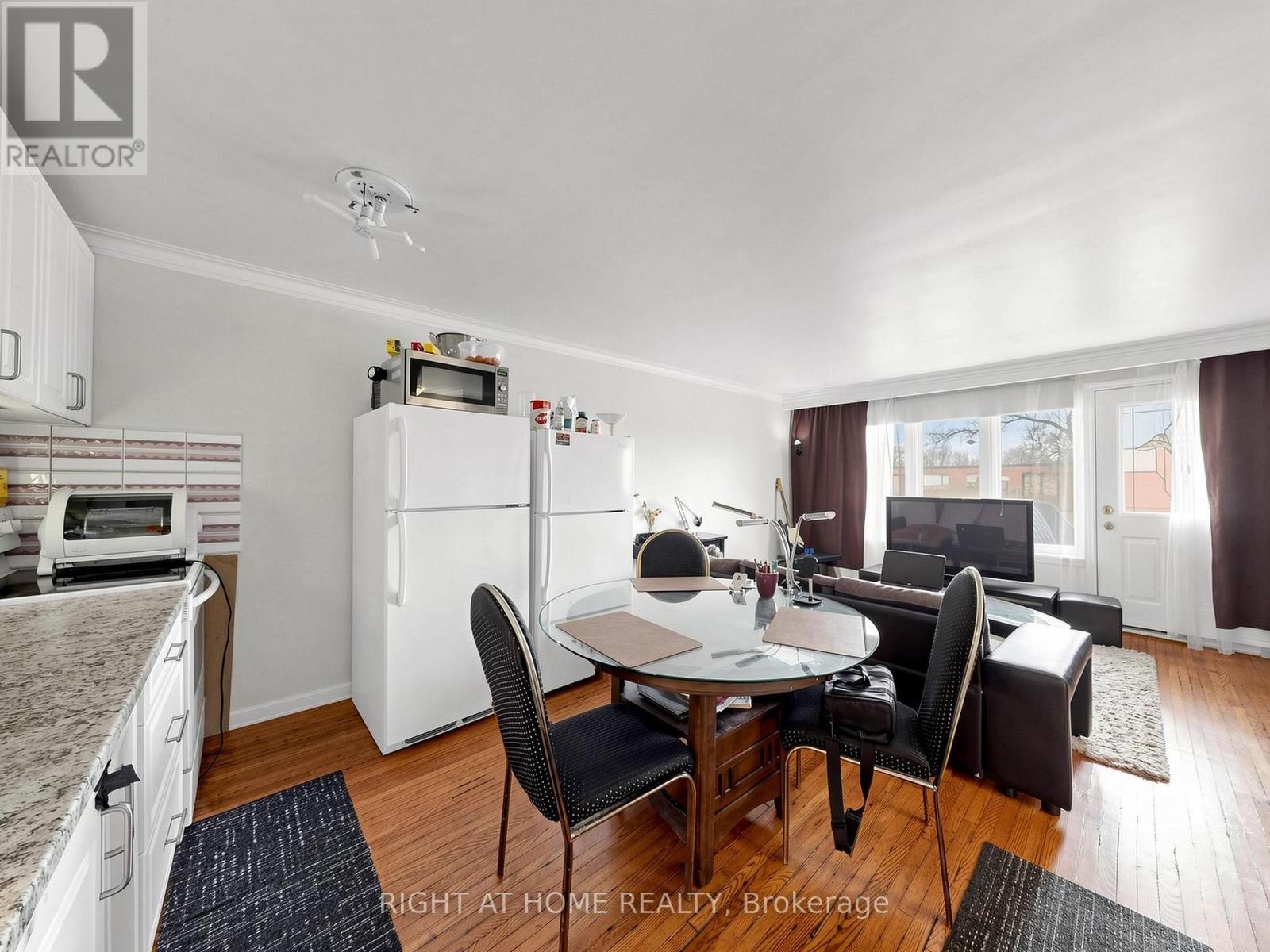 73 Garthdale Court, Toronto (bathurst Manor), Ontario