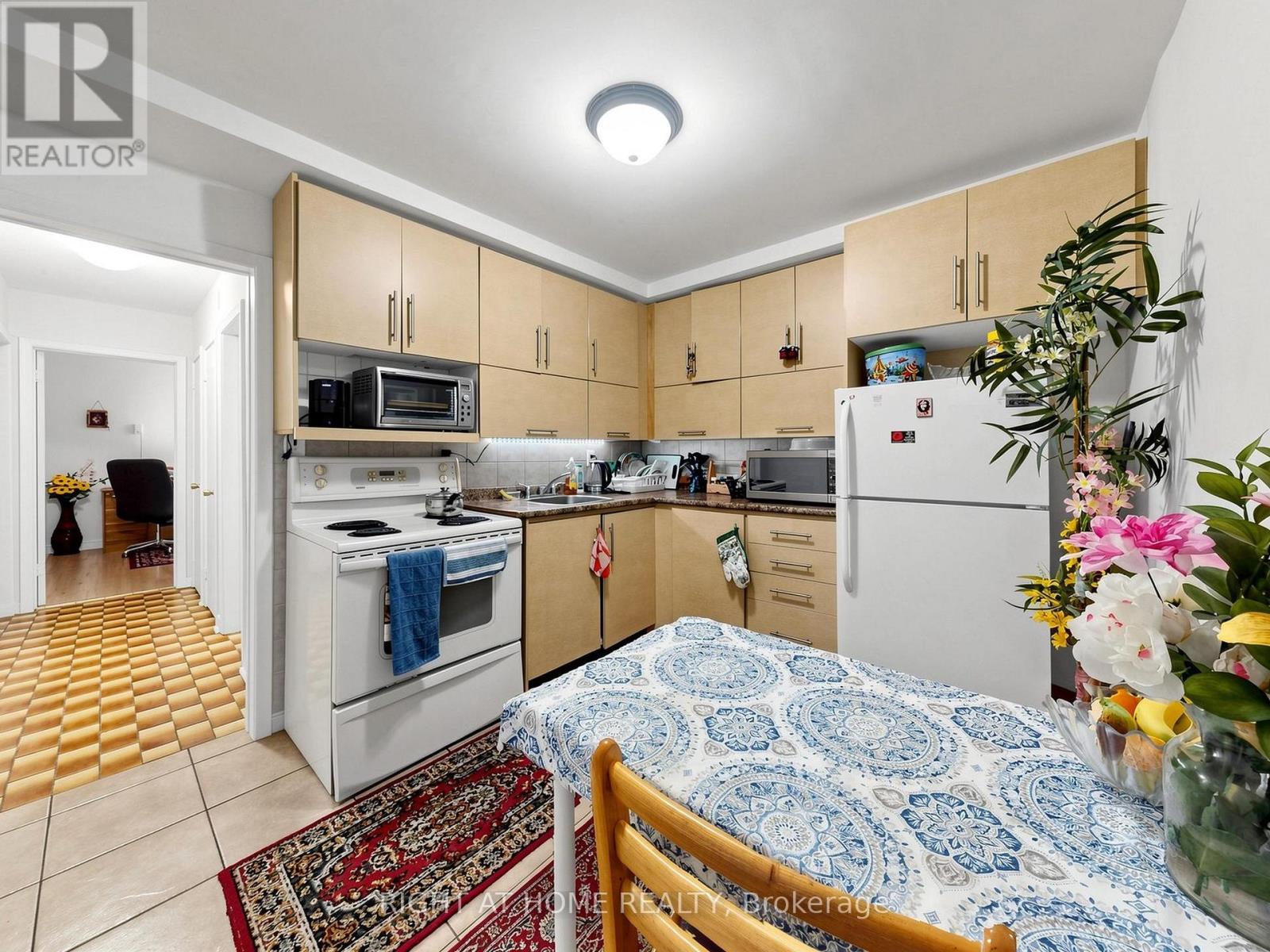 73 Garthdale Court, Toronto (bathurst Manor), Ontario