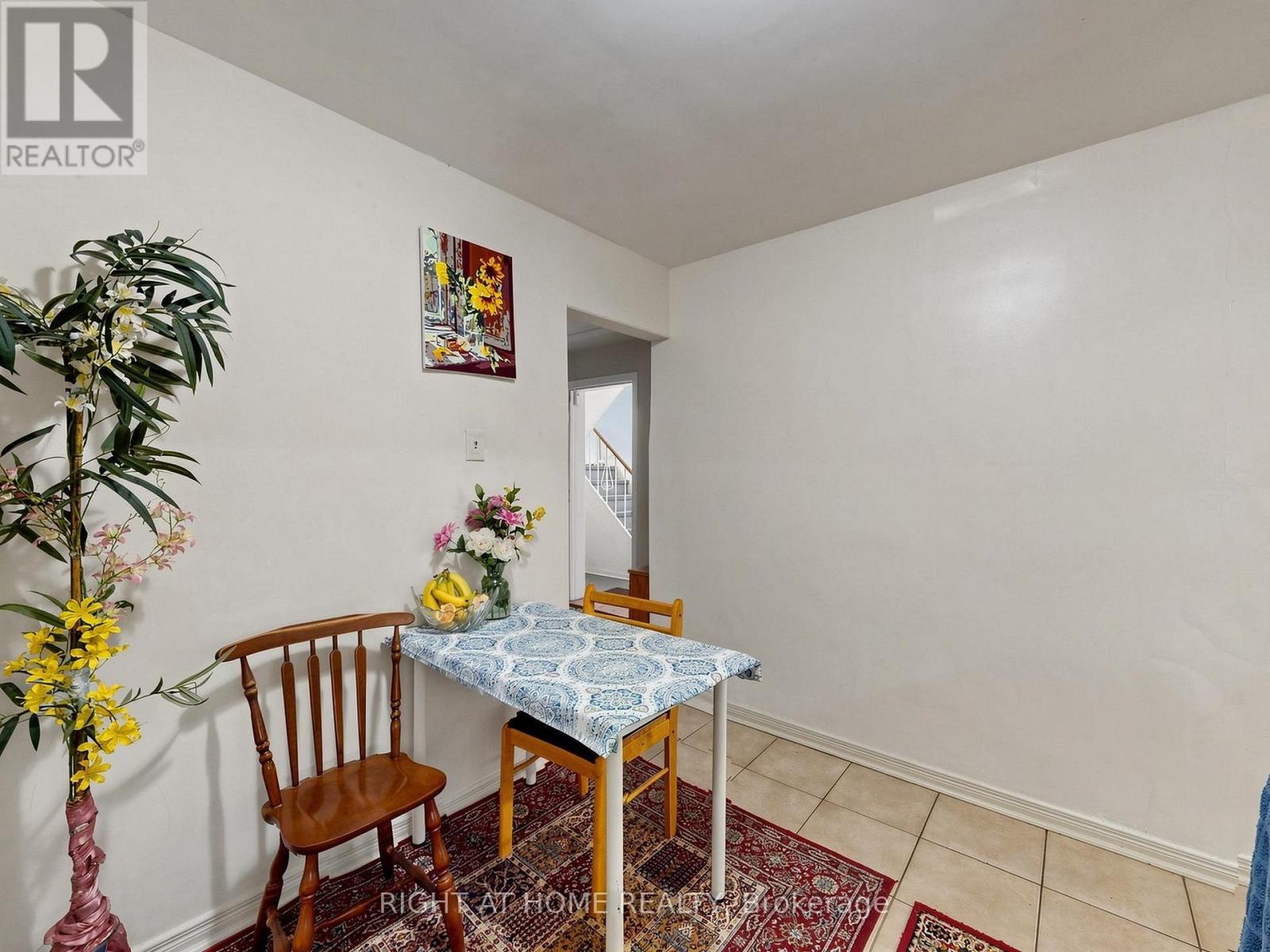 73 Garthdale Court, Toronto (bathurst Manor), Ontario