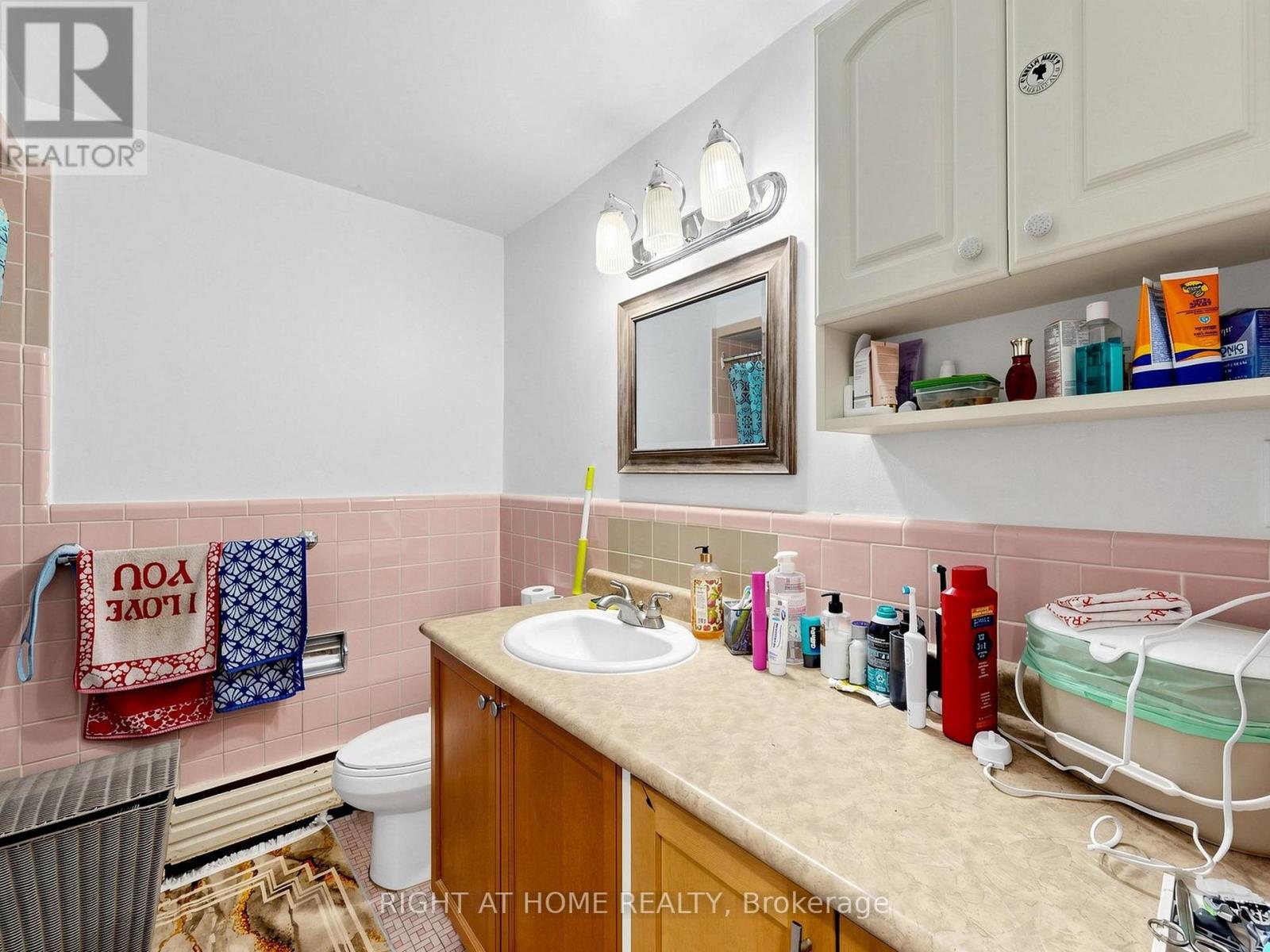 73 Garthdale Court, Toronto (bathurst Manor), Ontario