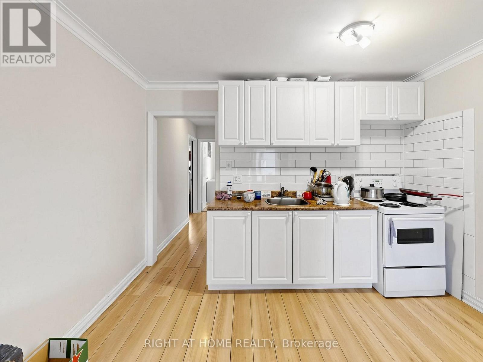 73 Garthdale Court, Toronto (bathurst Manor), Ontario