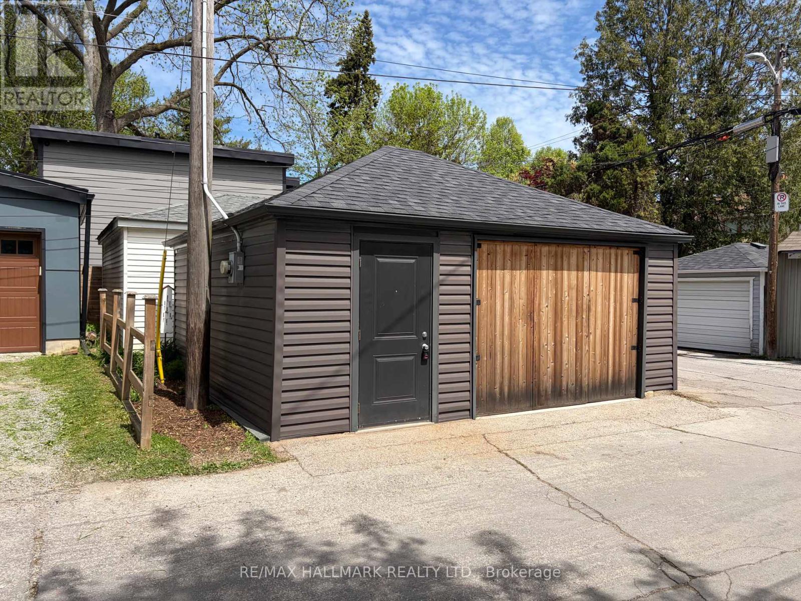 107r Woodfield Road, Toronto (greenwood-coxwell), Ontario