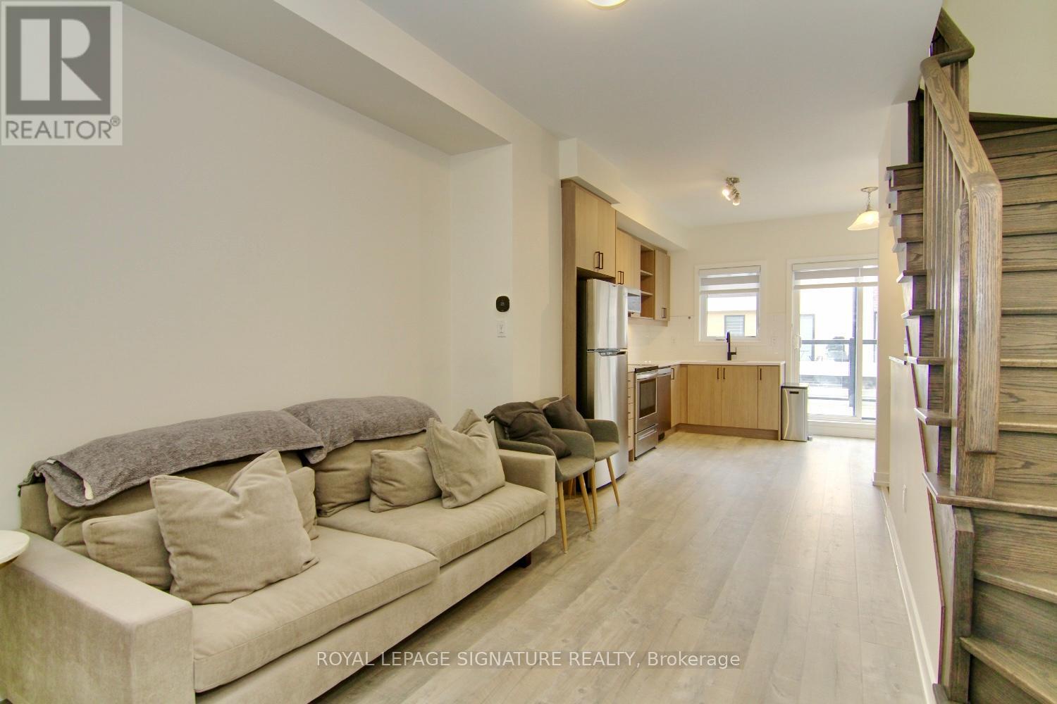 2 - 90 Stanley Greene Boulevard, Toronto (downsview-roding-cfb), Ontario