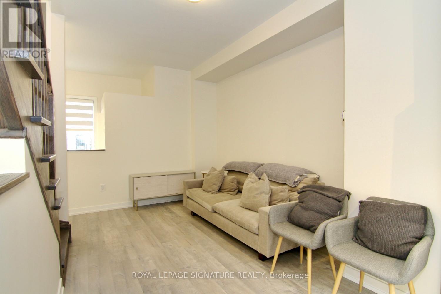 2 - 90 Stanley Greene Boulevard, Toronto (downsview-roding-cfb), Ontario