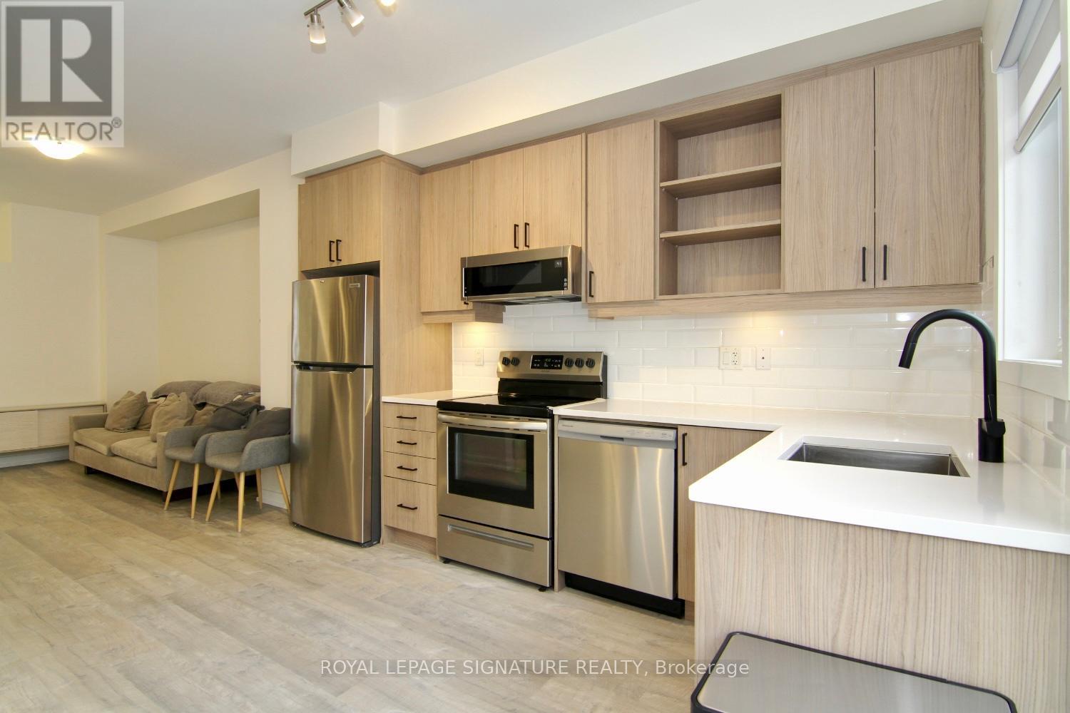 2 - 90 Stanley Greene Boulevard, Toronto (downsview-roding-cfb), Ontario