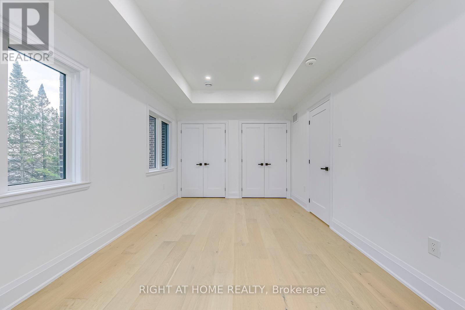 5 Enfield Avenue, Toronto (alderwood), Ontario