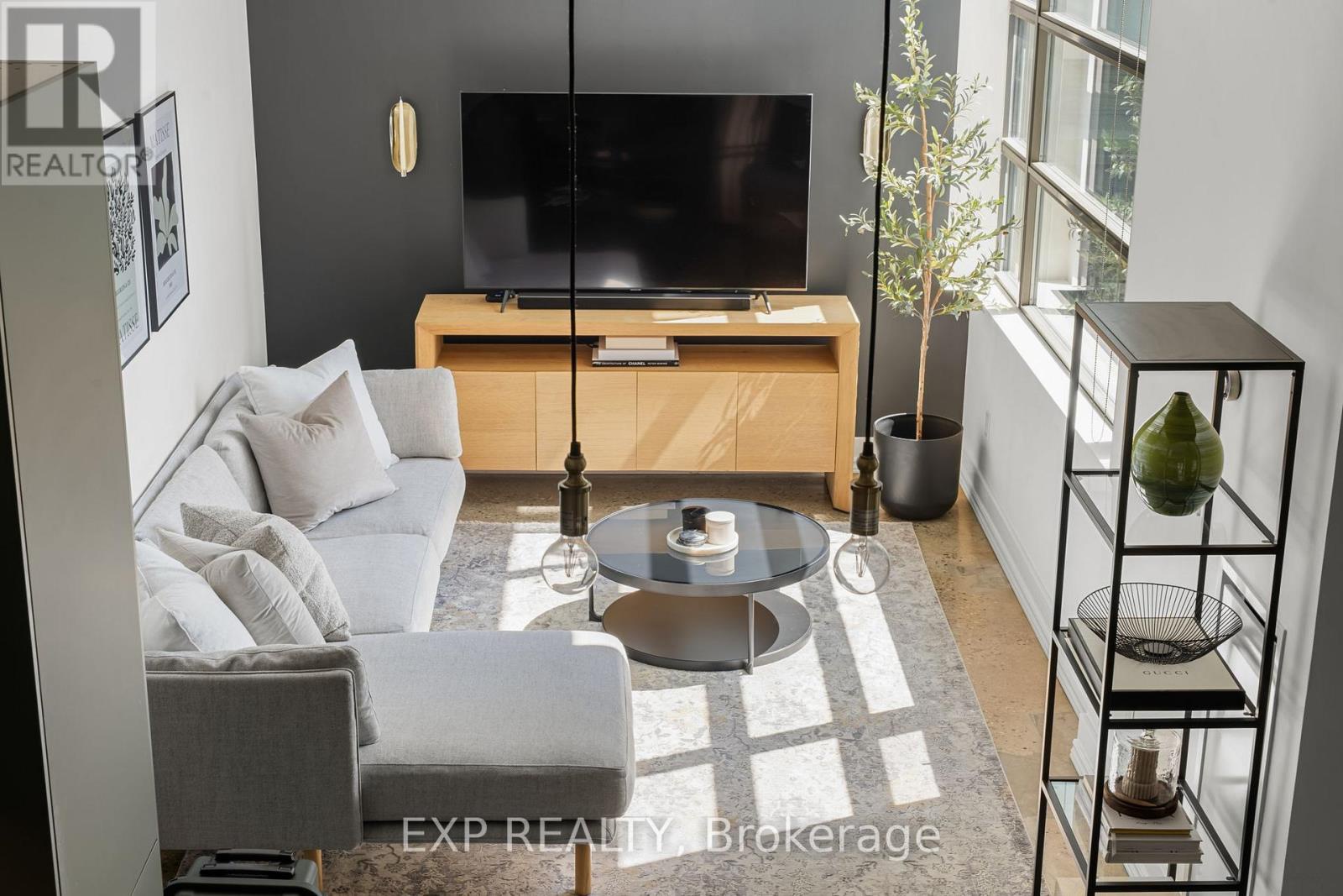 301 - 637 Lake Shore Boulevard W, Toronto (niagara), Ontario