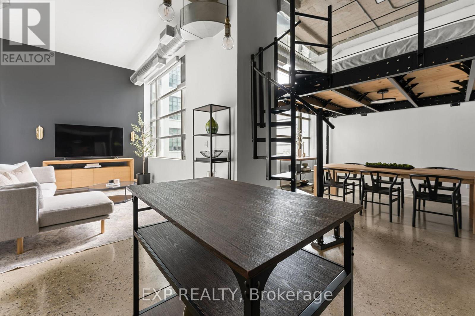 301 - 637 Lake Shore Boulevard W, Toronto (niagara), Ontario