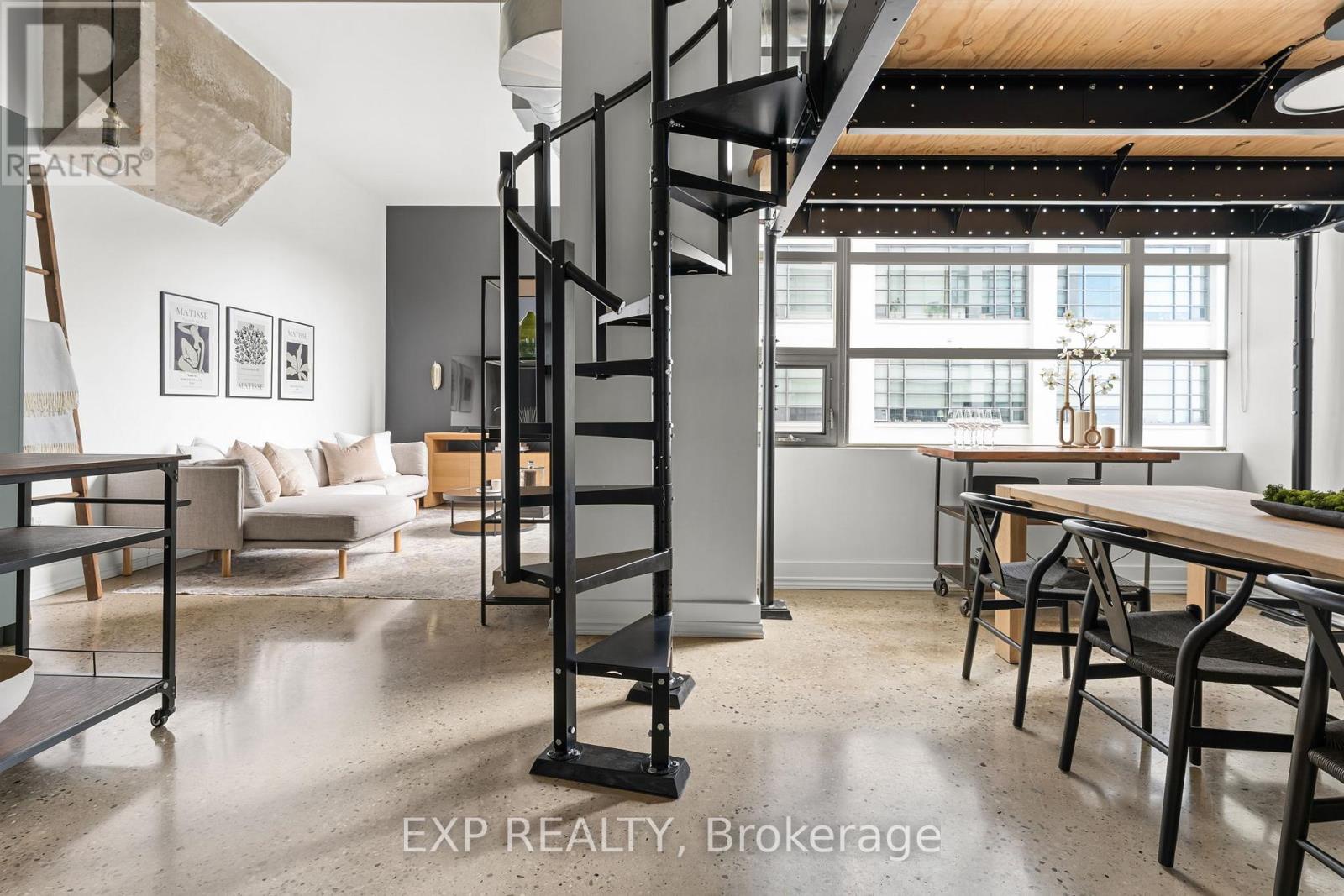 301 - 637 Lake Shore Boulevard W, Toronto (niagara), Ontario