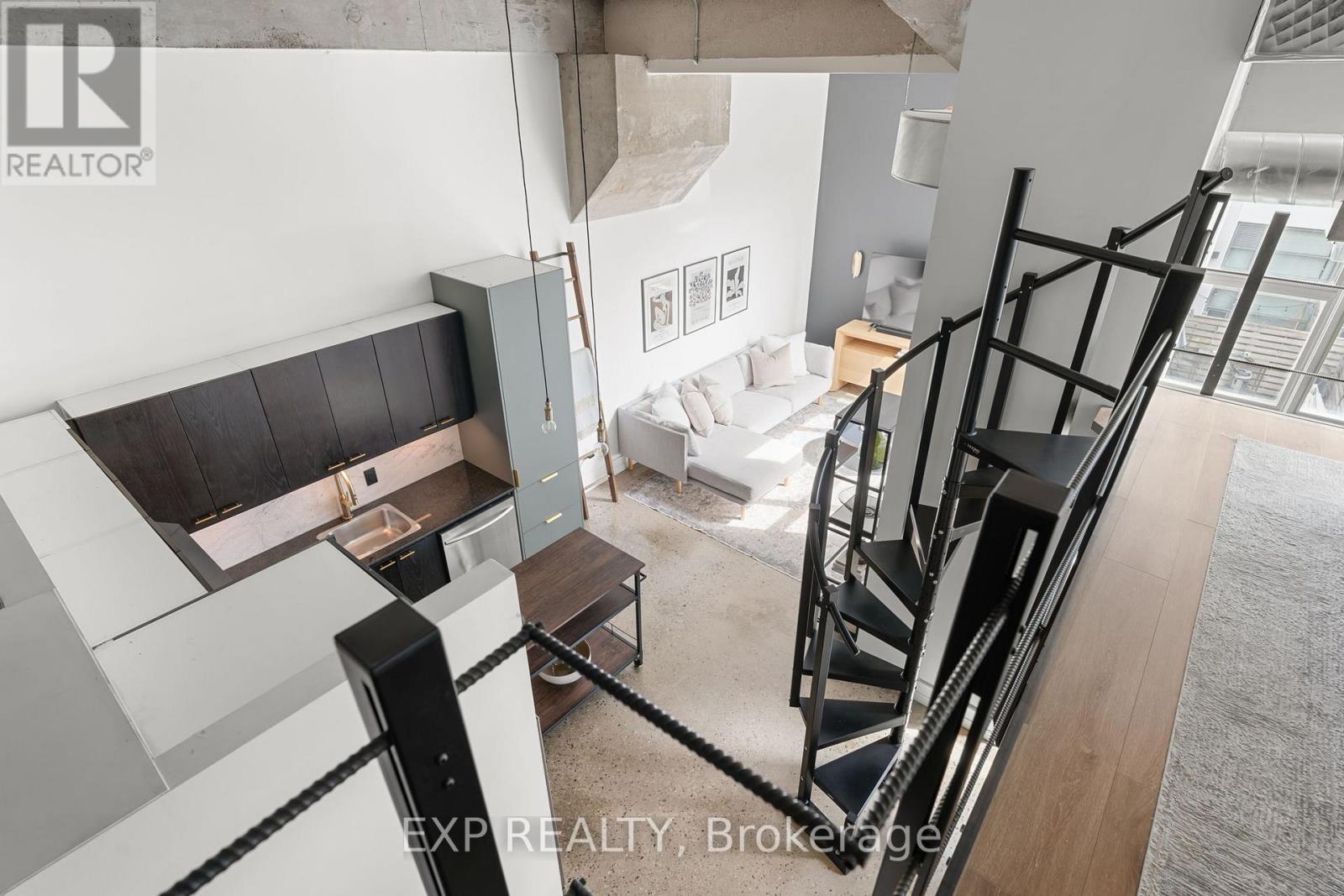 301 - 637 Lake Shore Boulevard W, Toronto (niagara), Ontario