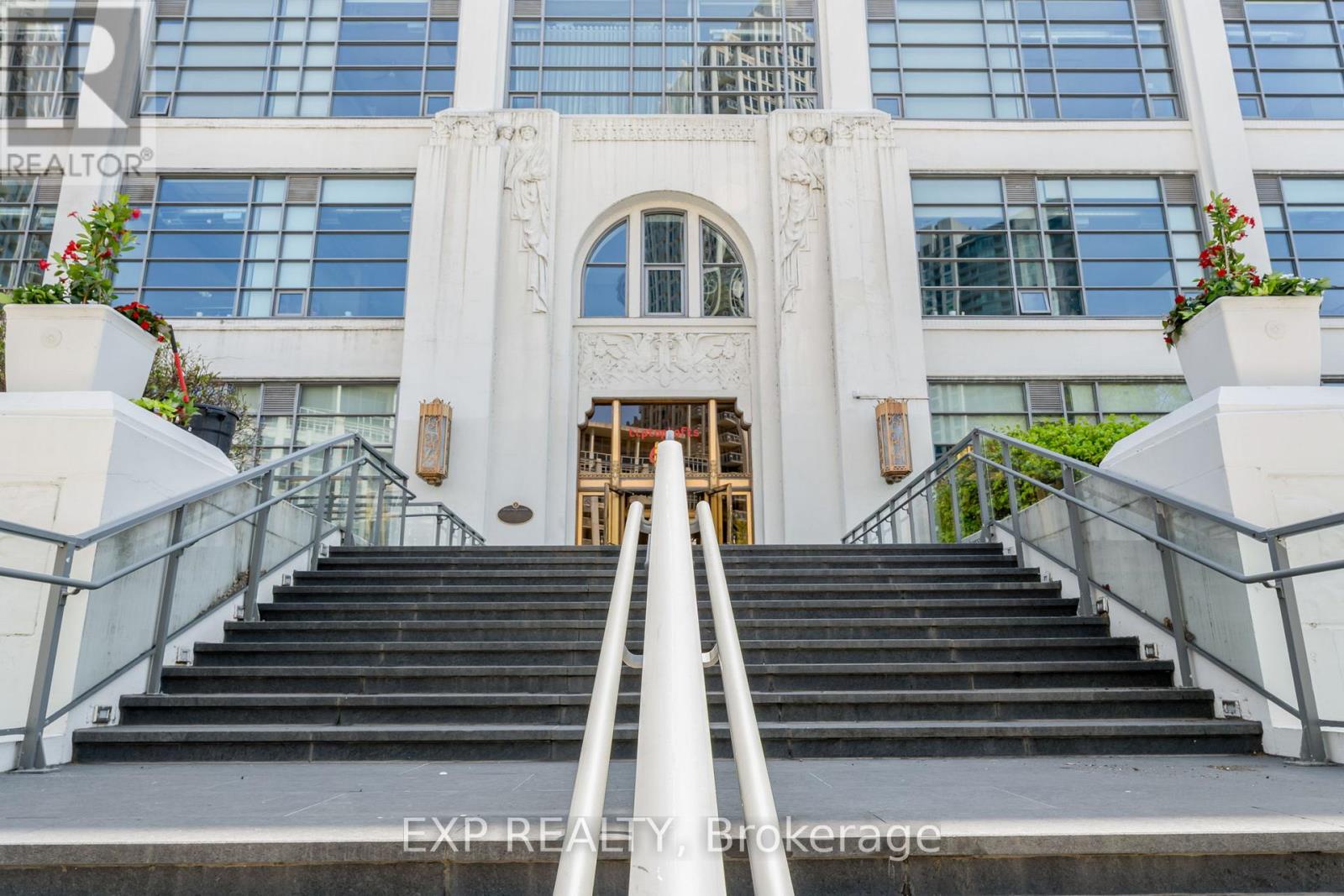 301 - 637 Lake Shore Boulevard W, Toronto (niagara), Ontario
