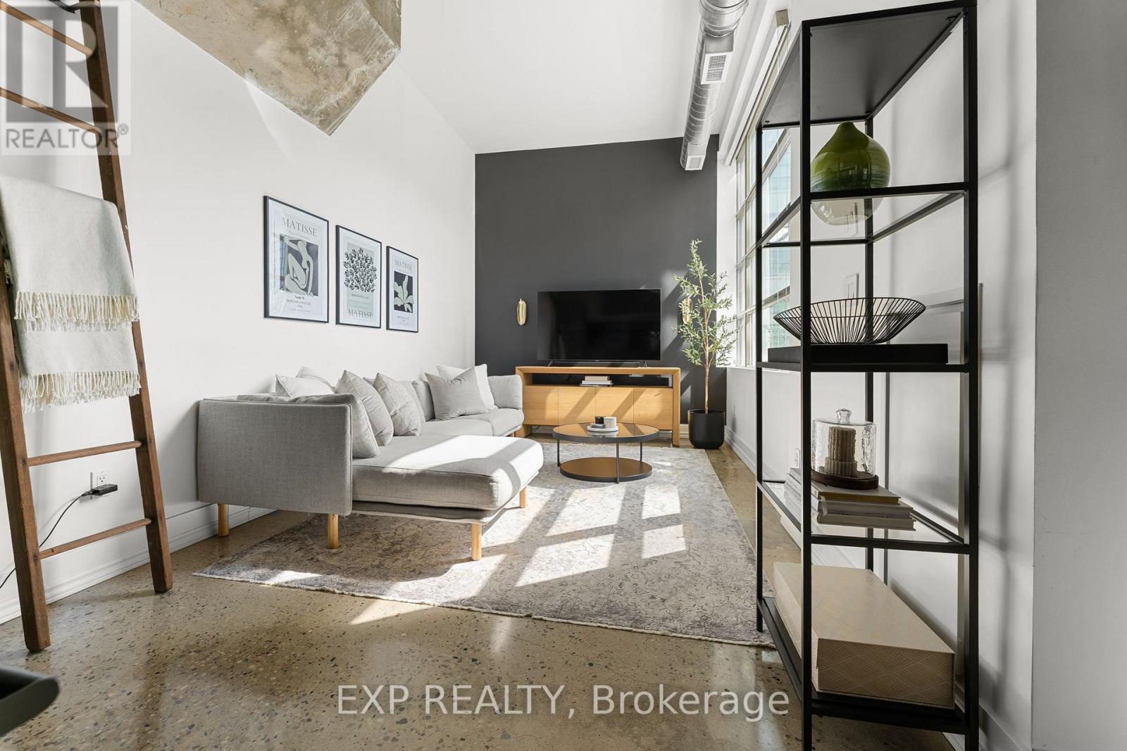 301 - 637 Lake Shore Boulevard W, Toronto (niagara), Ontario