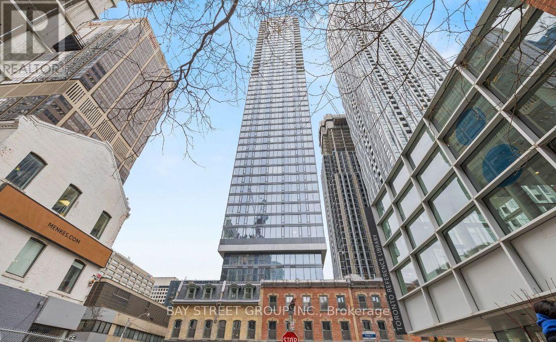 2009 - 8 Cumberland Street, Toronto (annex), Ontario