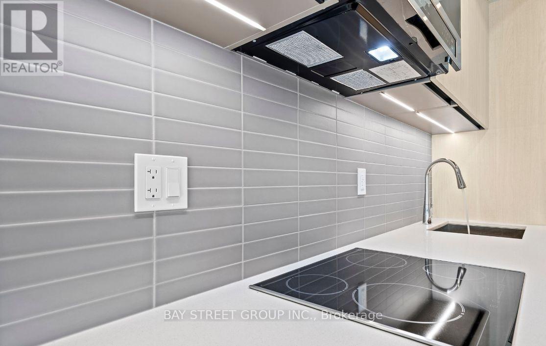 2009 - 8 Cumberland Street, Toronto (annex), Ontario