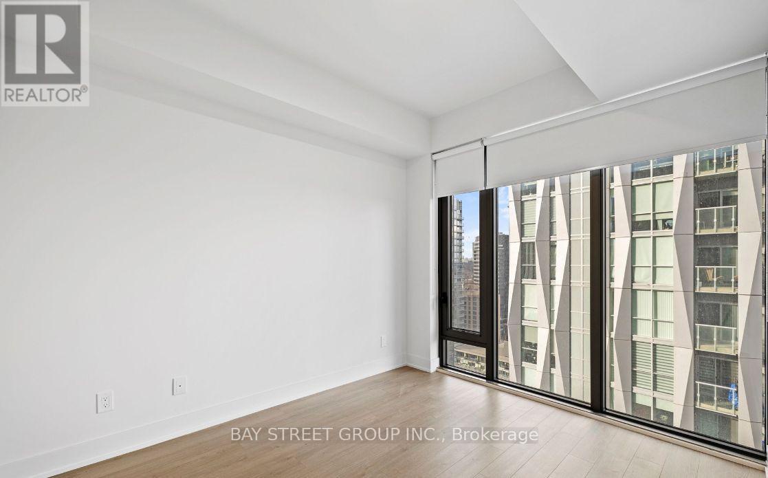 2009 - 8 Cumberland Street, Toronto (annex), Ontario