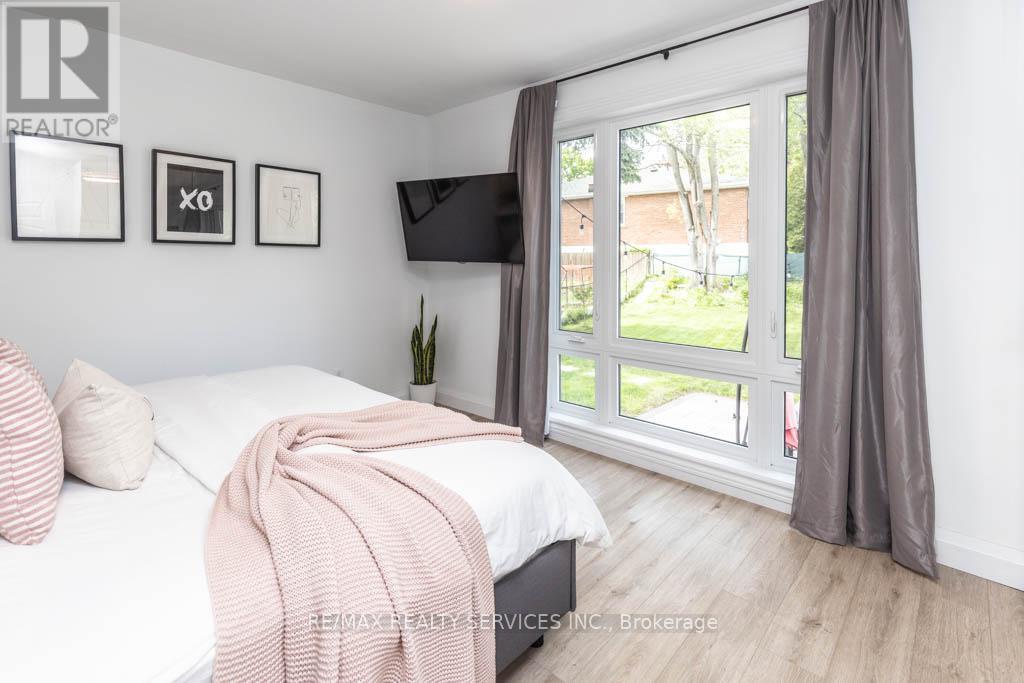 126 Roebuck Drive, Toronto (kennedy Park), Ontario