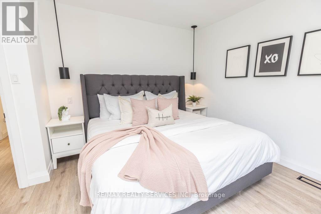 126 Roebuck Drive, Toronto (kennedy Park), Ontario