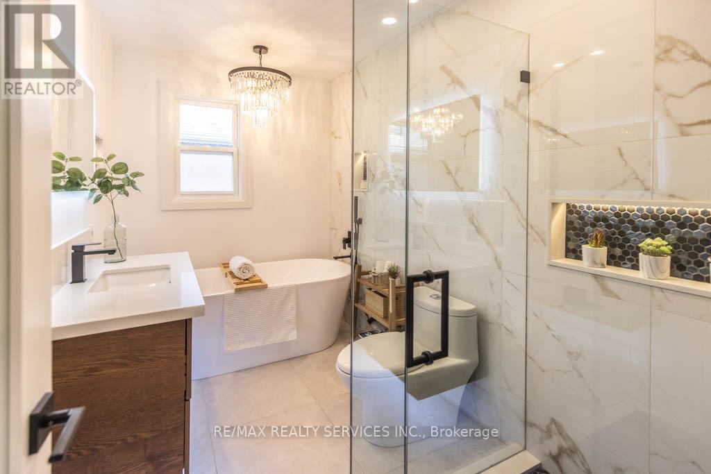 126 Roebuck Drive, Toronto (kennedy Park), Ontario
