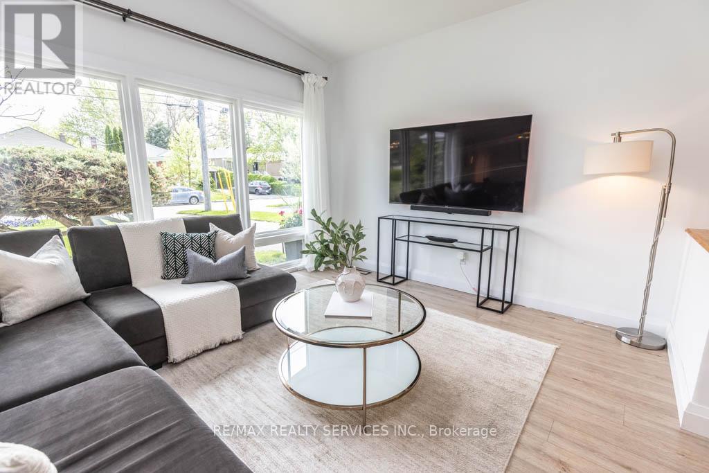 126 Roebuck Drive, Toronto (kennedy Park), Ontario
