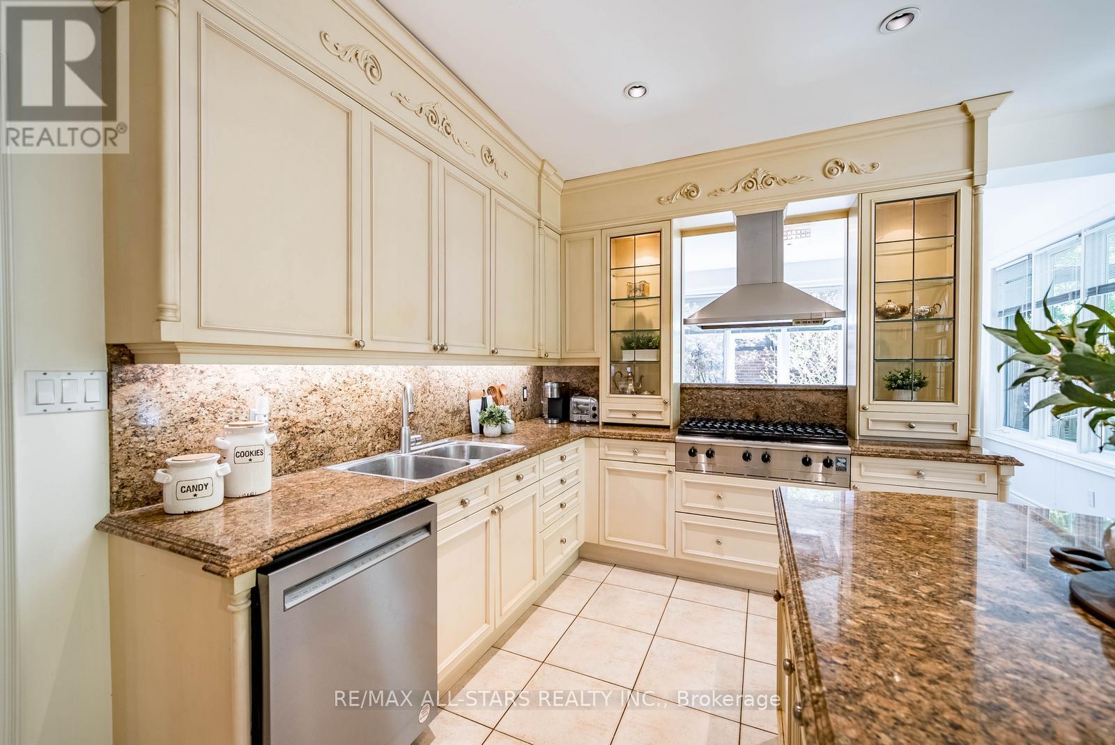 41 Deepwood Crescent, Toronto (banbury-don Mills), Ontario