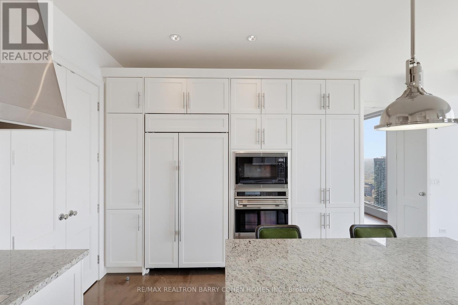 4502 - 183 Wellington Street W, Toronto (waterfront Communities), Ontario