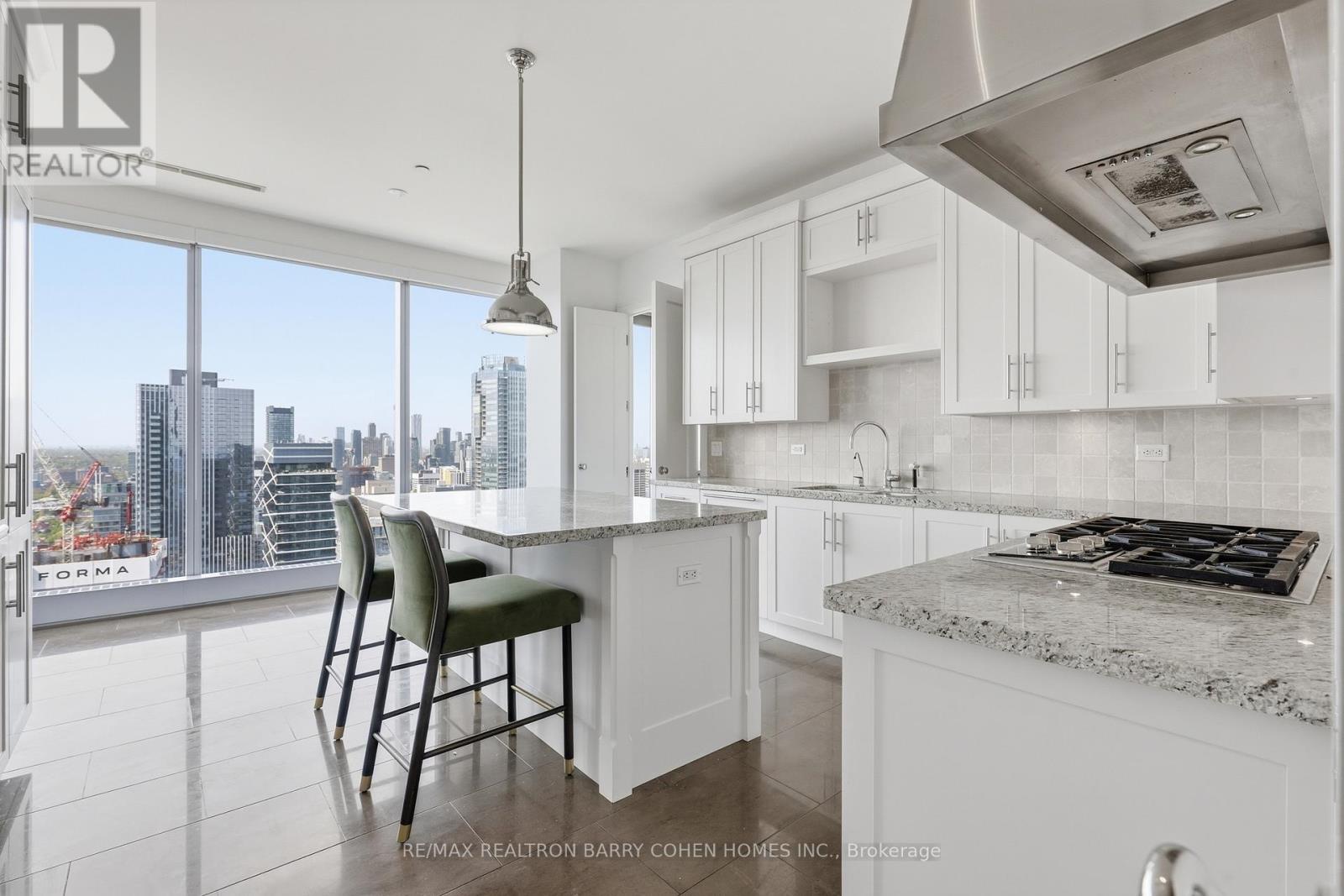 4502 - 183 Wellington Street W, Toronto (waterfront Communities), Ontario