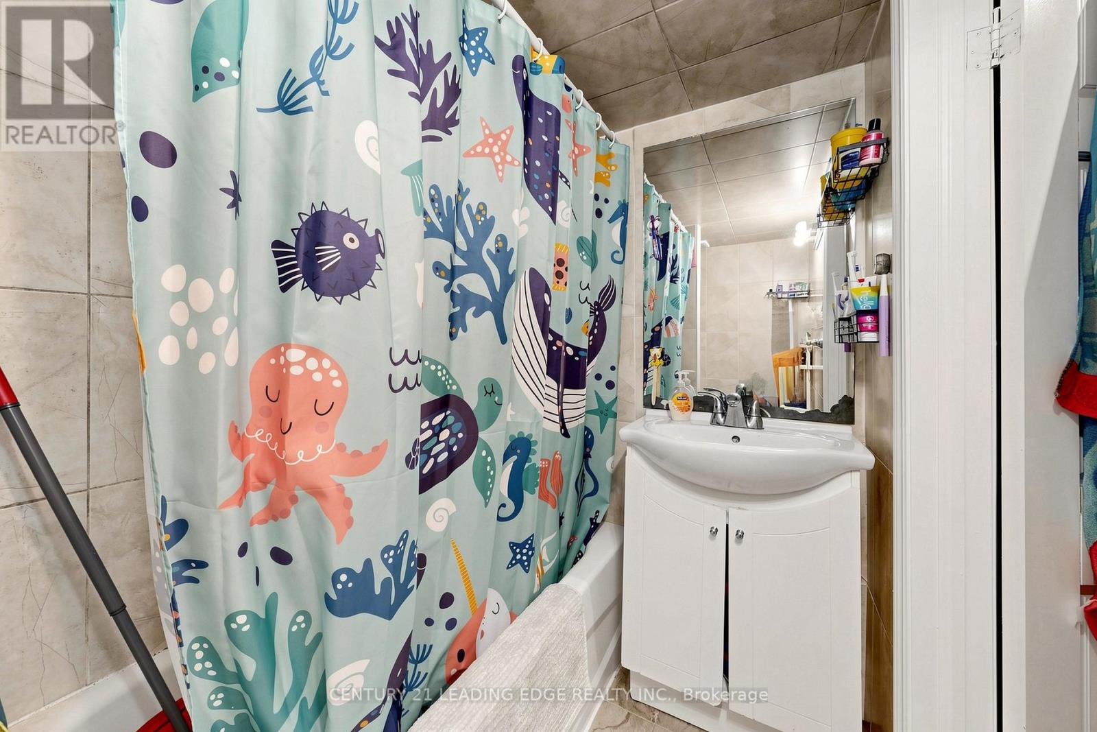 395 Rhodes Avenue, Toronto (greenwood-coxwell), Ontario
