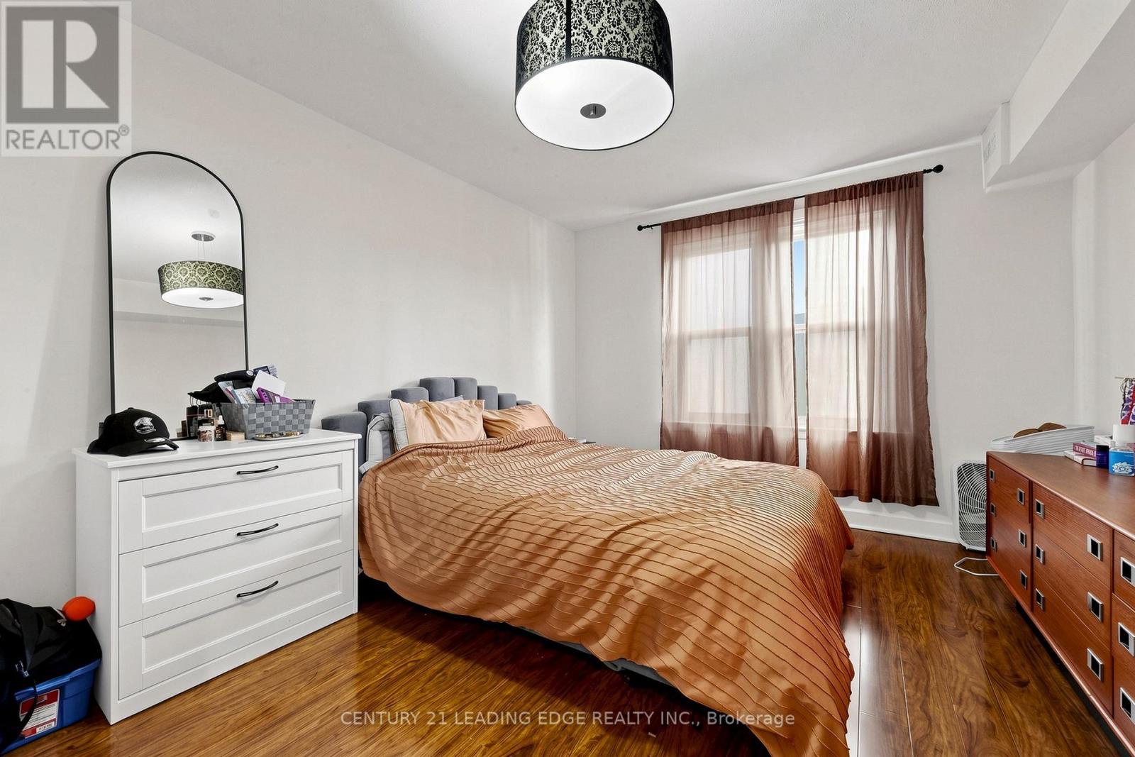 395 Rhodes Avenue, Toronto (greenwood-coxwell), Ontario