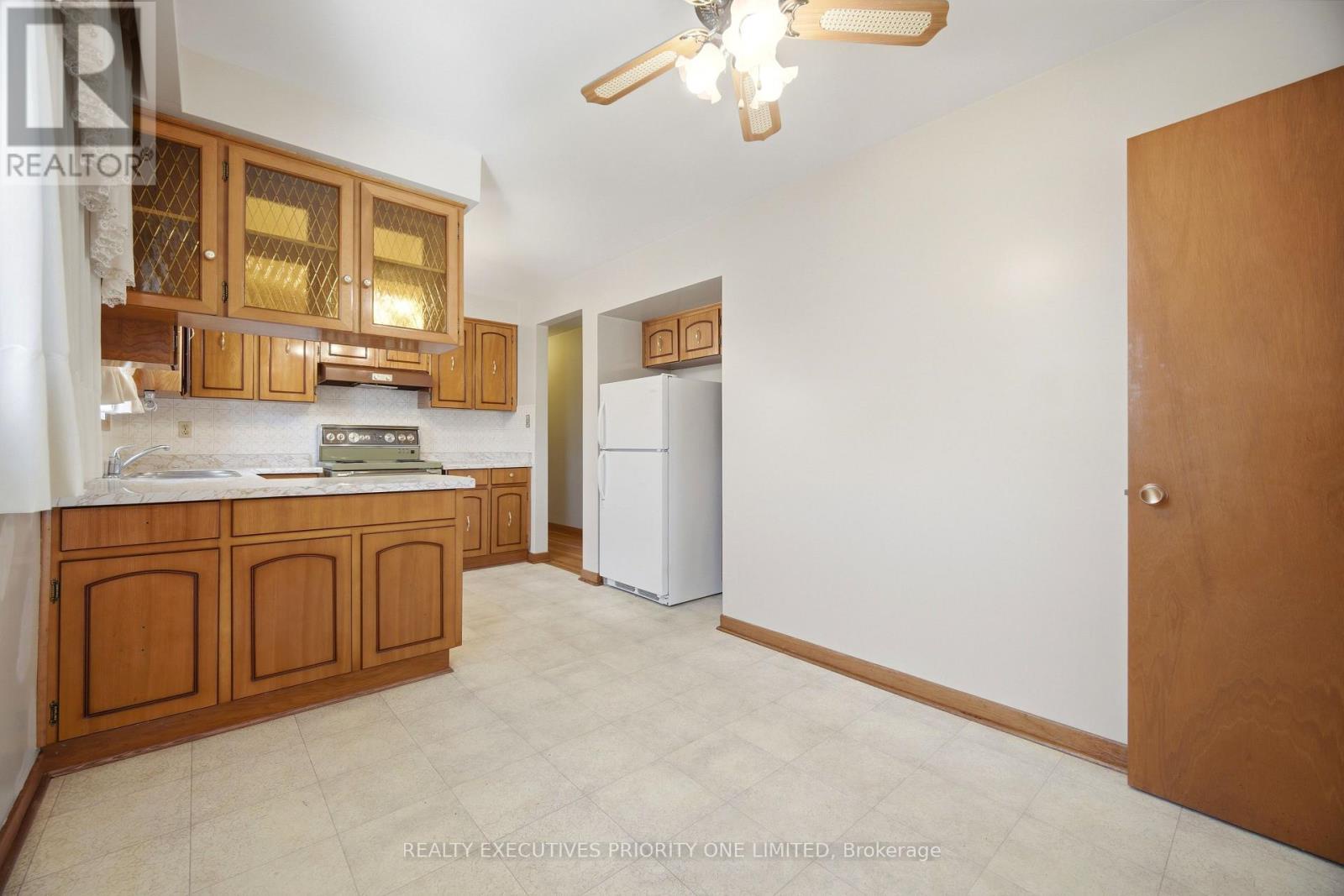 121 Cabana Drive, Toronto (humber Summit), Ontario