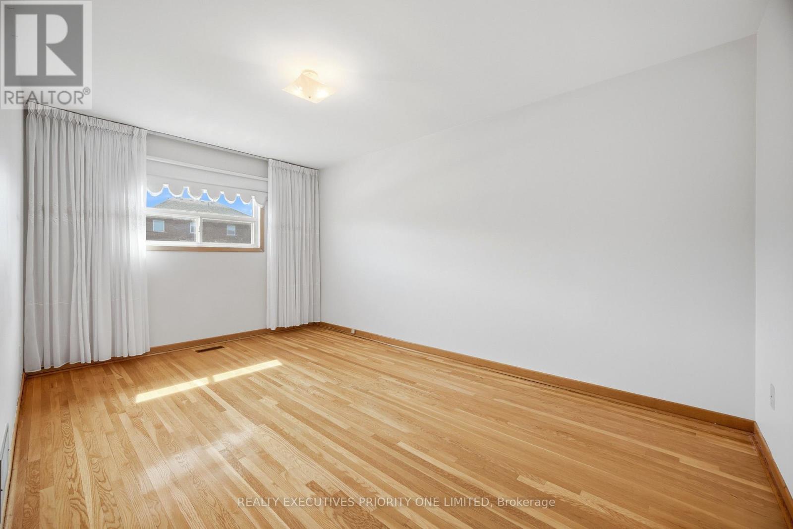 121 Cabana Drive, Toronto (humber Summit), Ontario