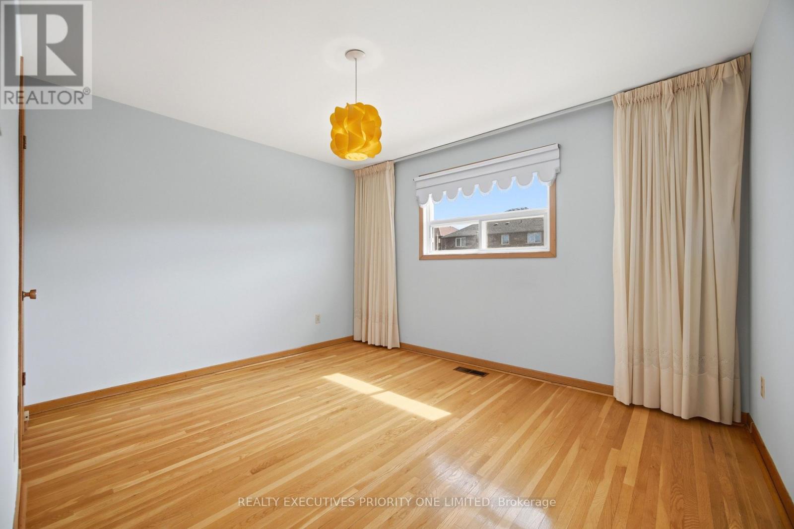 121 Cabana Drive, Toronto (humber Summit), Ontario