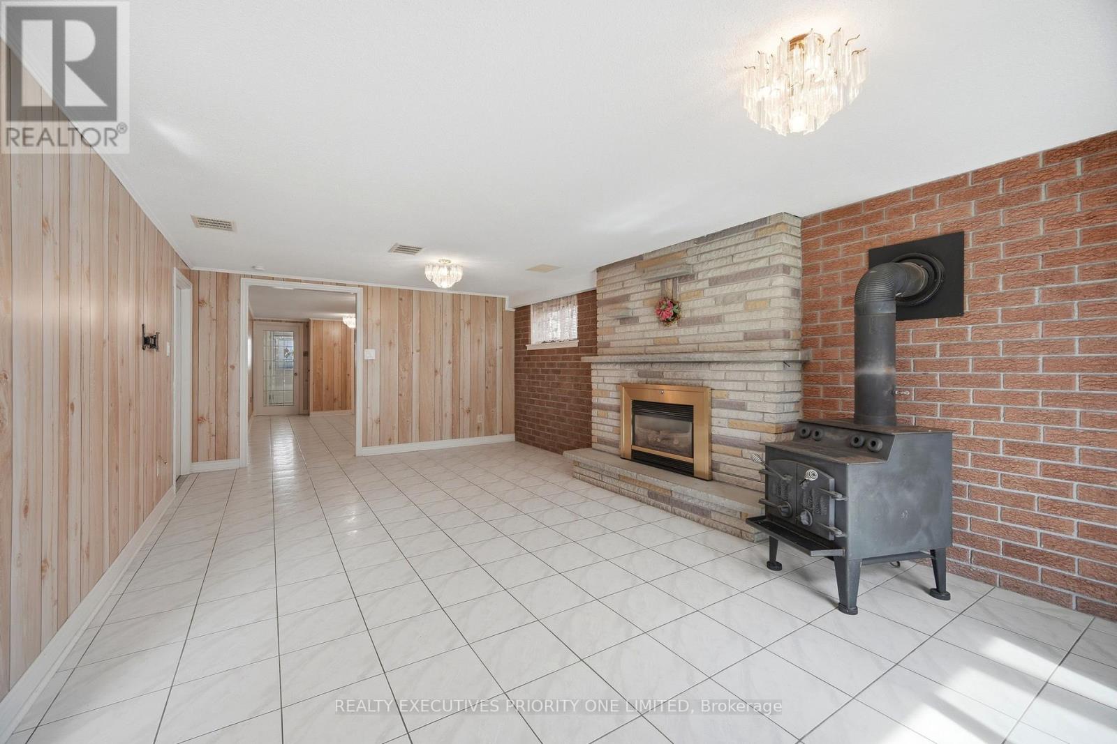 121 Cabana Drive, Toronto (humber Summit), Ontario