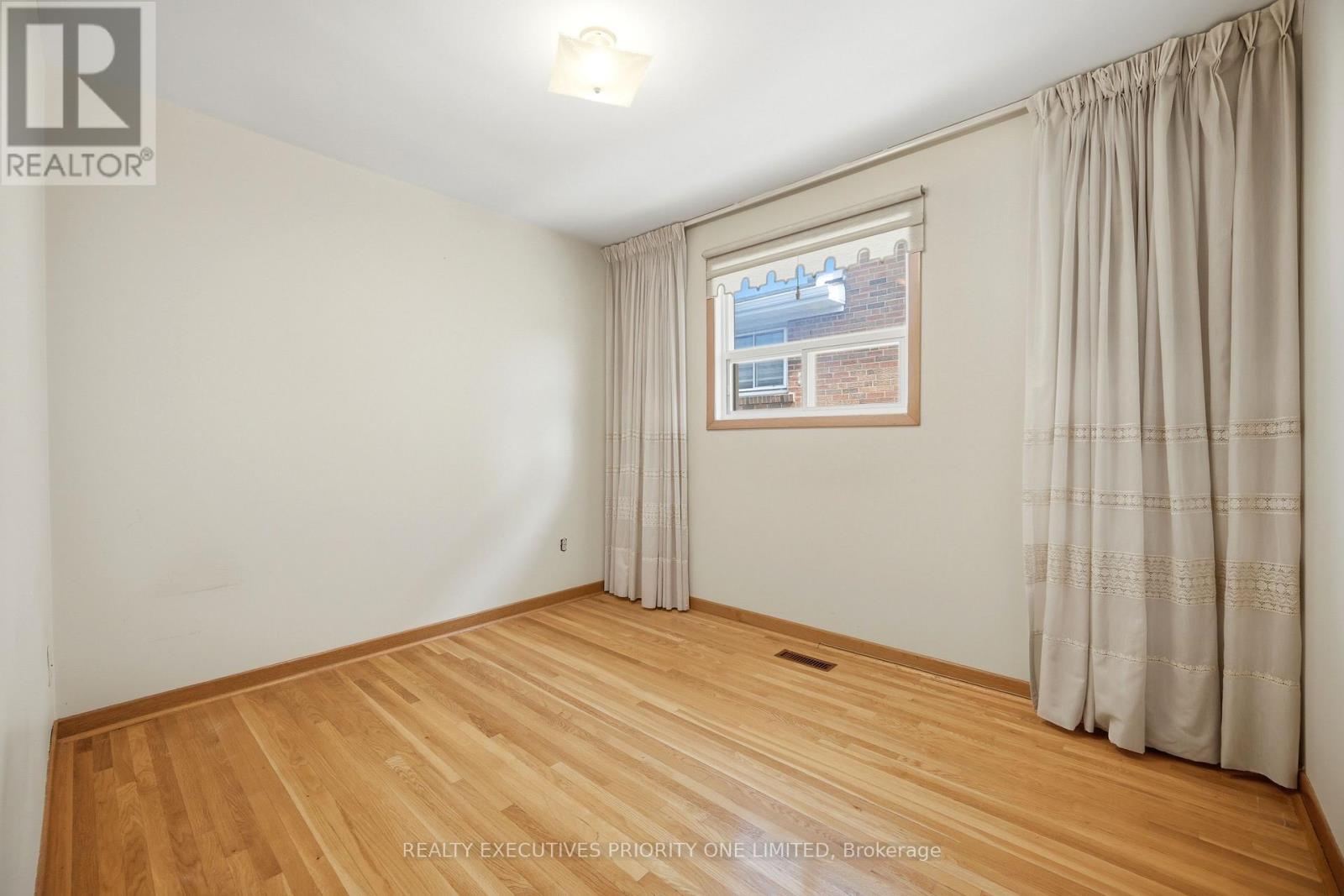 121 Cabana Drive, Toronto (humber Summit), Ontario