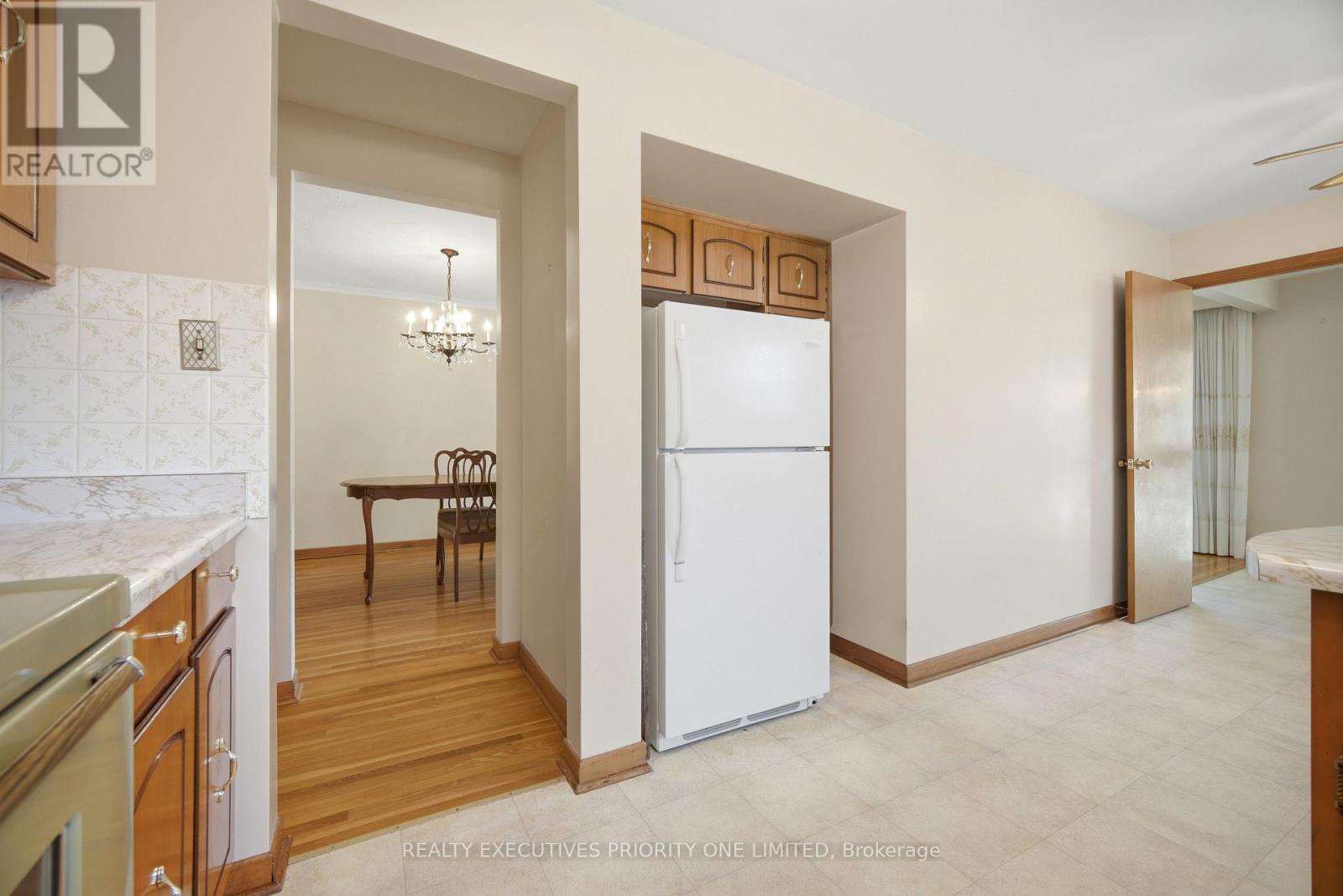 121 Cabana Drive, Toronto (humber Summit), Ontario