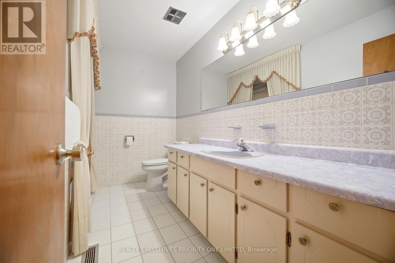 121 Cabana Drive, Toronto (humber Summit), Ontario