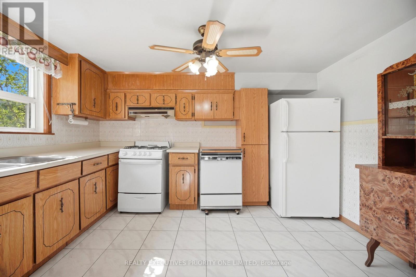 121 Cabana Drive, Toronto (humber Summit), Ontario